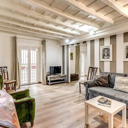 Lovely Spacious Apartment Near The Colosseum Řím Exteriér fotografie