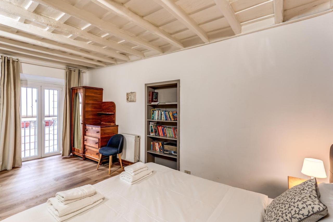 Lovely Spacious Apartment Near The Colosseum Řím Exteriér fotografie