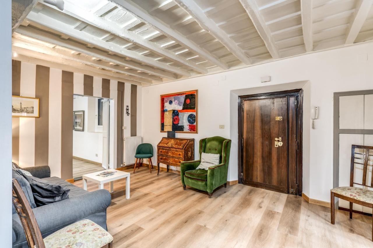 Lovely Spacious Apartment Near The Colosseum Řím Exteriér fotografie
